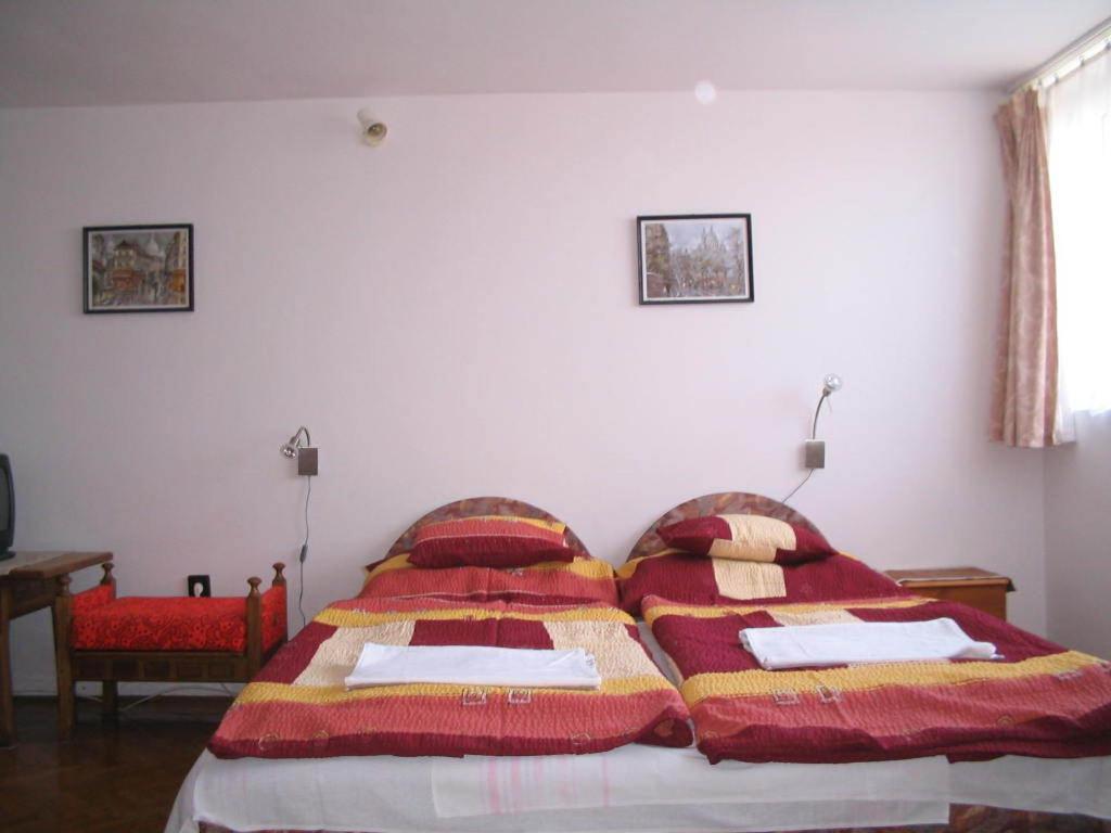 Hotel Burg Eger Extérieur photo